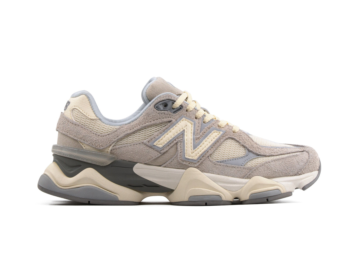 Tenis New Balance 9060 Beige Importado