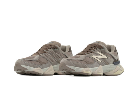Tenis New Balance 9060 Mushroom Brown Importado