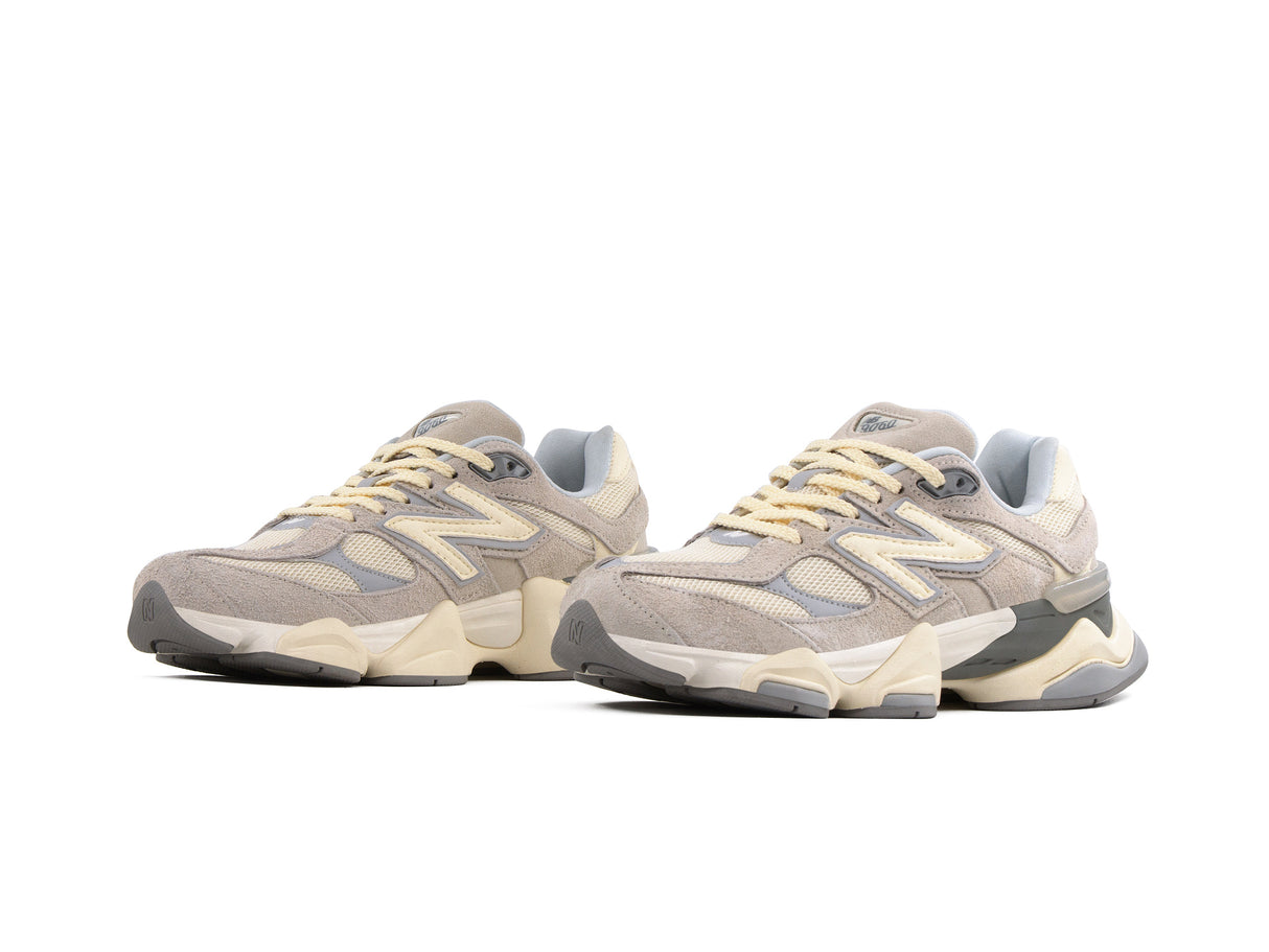 Tenis New Balance 9060 Beige Importado
